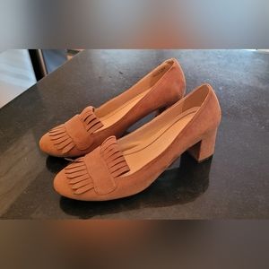 Shoes, suede, low heel (2.5")